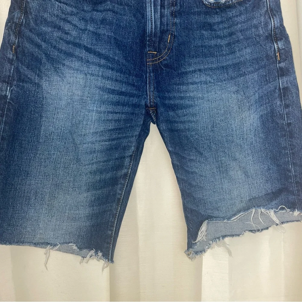 American Eagle relaxed straight men’s cut off jean shorts